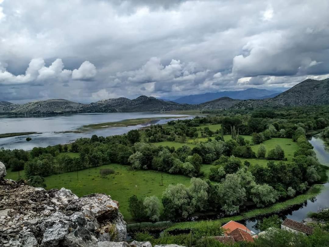 Holiday Home Haustor With Skadar Lake View Подгорица Экстерьер фото