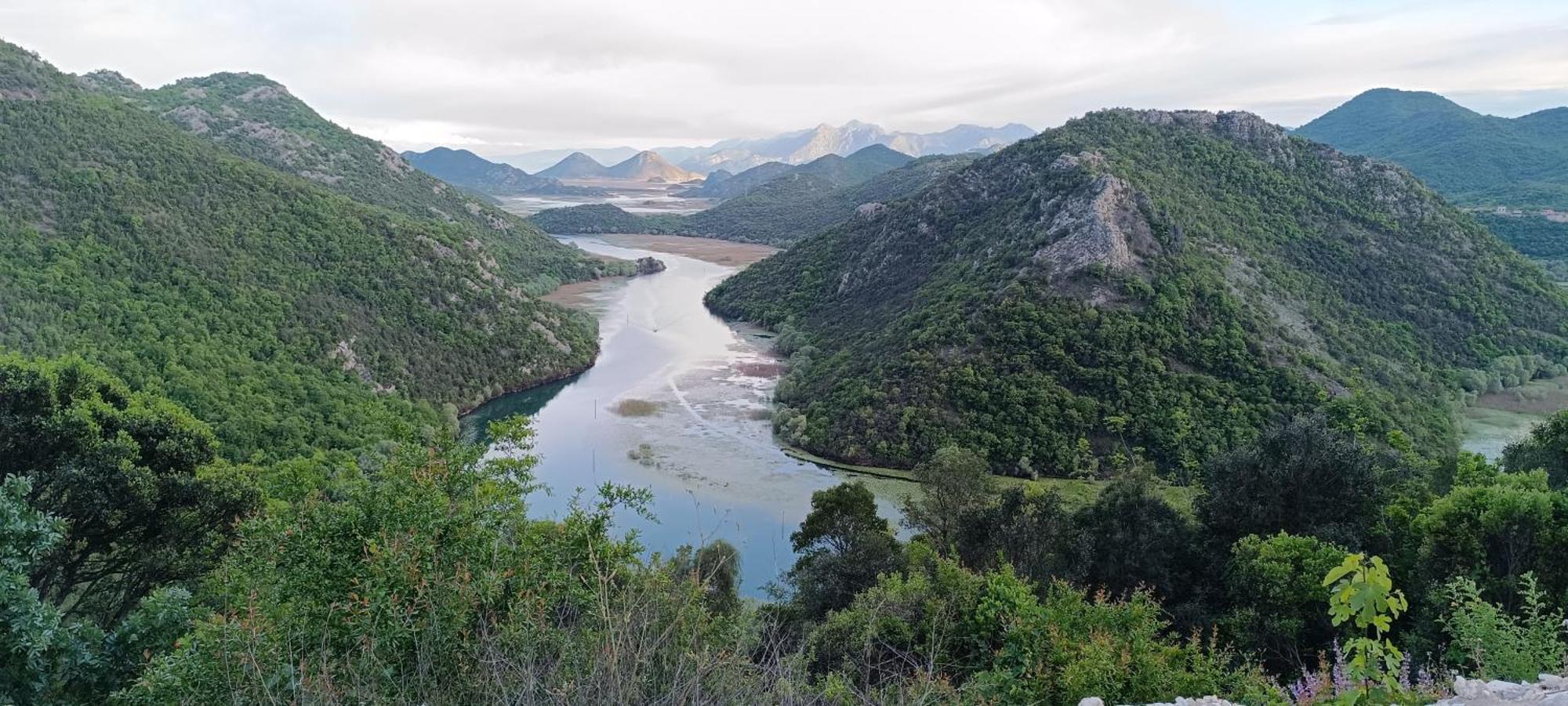 Holiday Home Haustor With Skadar Lake View Подгорица Экстерьер фото