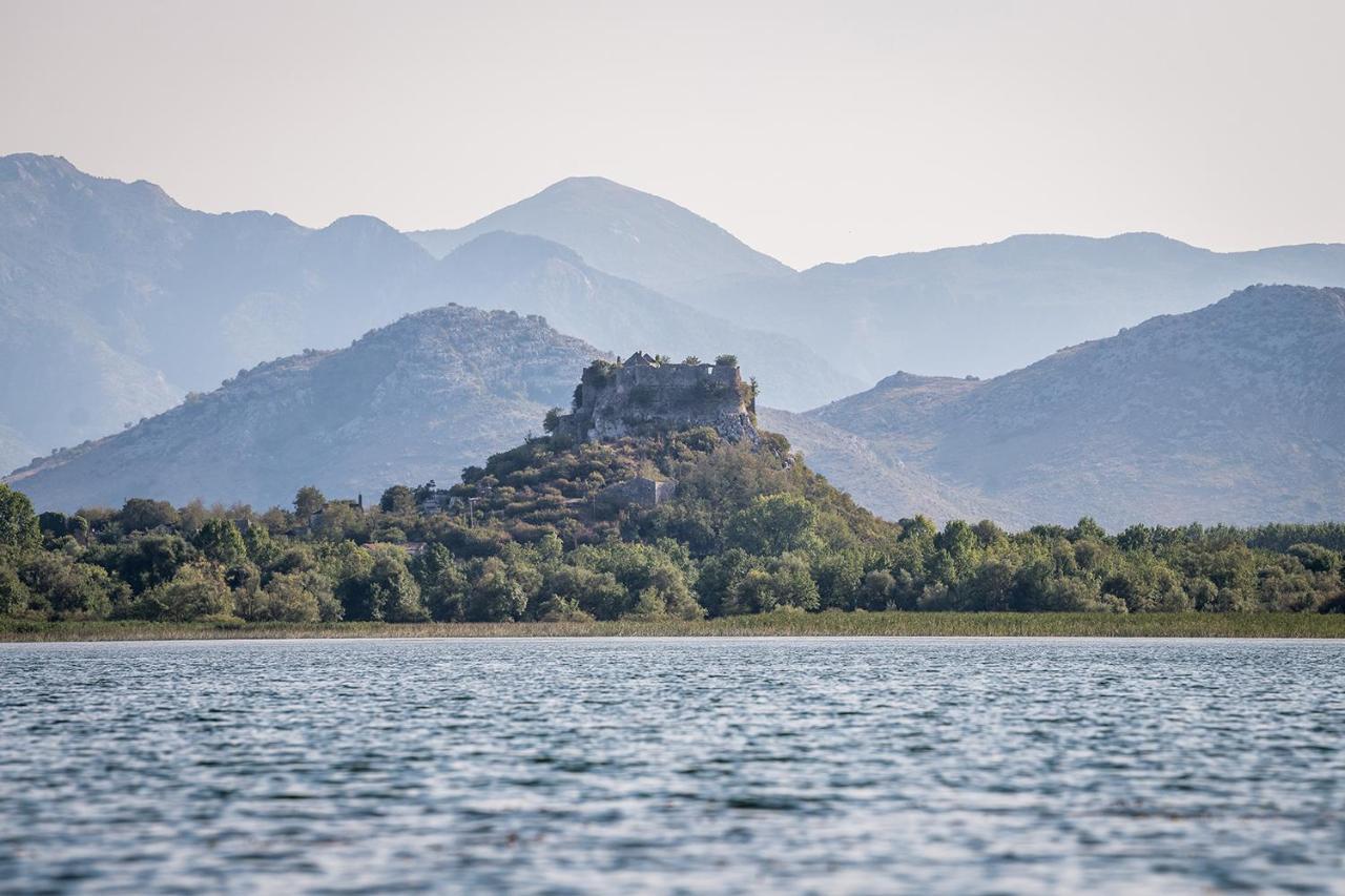 Holiday Home Haustor With Skadar Lake View Подгорица Экстерьер фото